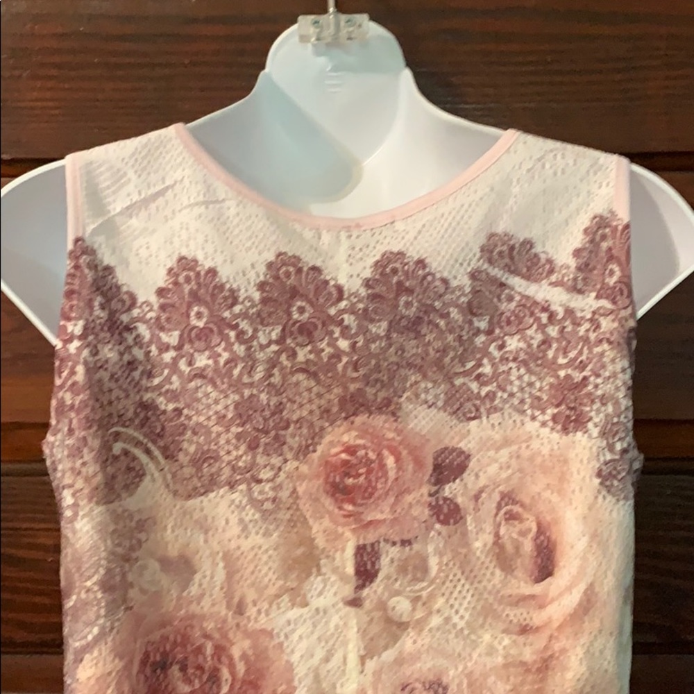 Elle Mode Sleeveless Rose Top👠 - Picture 7 of 11